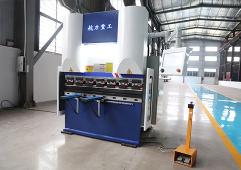 HLCNC-40/1600純電伺服數(shù)控折彎機（Y1.Y2.X.Z1.Z2 .R）